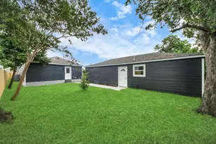 1218 Des Jardines St, Houston, TX 77023 - Photo 21