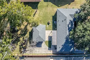 1108 18th Street N, Nederland, TX 77627 - Photo 3