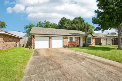 4202 Townes Forest Road, Friendswood, TX 77546 - Photo 3