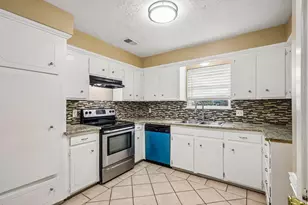 4202 Townes Forest Rd, Friendswood, TX 77546 - Photo 9