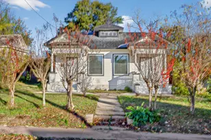 304 W Vulcan St, Brenham, TX 77833 - Photo 1