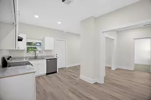 304 W Vulcan St, Brenham, TX 77833 - Photo 15