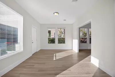 304 W Vulcan Street, Brenham, TX 77833 - Photo 3