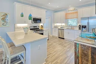 2610 Avenue Q 1/2, Galveston, TX 77550 - Photo 3