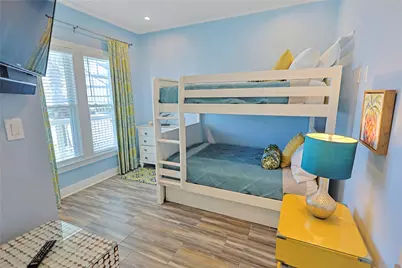 2610 Avenue Q 1/2, Galveston, TX 77550 - Photo 13