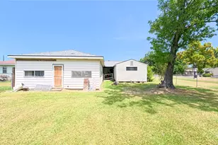 2116 Allen Ln, Baytown, TX 77521 - Photo 5