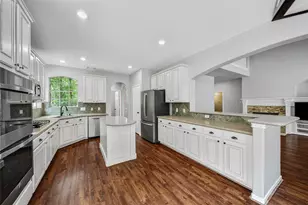 3 Murmuring Creek Pl, Conroe, TX 77385 - Photo 15