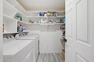 701 Bering Dr, Houston, TX 77057 - Photo 11