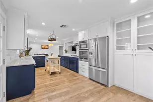 10058 Cedardale Dr, Houston, TX 77055 - Photo 15