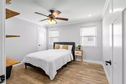 10058 Cedardale Drive, Houston, TX 77055 - Photo 19