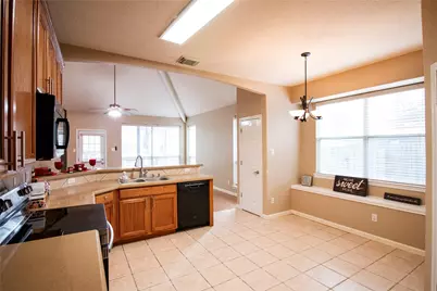 3318 Shadowcrest Court, Montgomery, TX 77356 - Photo 7