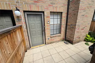 9800 Pagewood Ln, Houston, TX 77042 - Photo 17