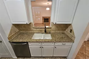 9800 Pagewood Ln, Houston, TX 77042 - Photo 5