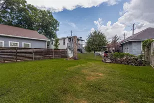 1254 Common Park Dr, Houston, TX 77009 - Photo 11