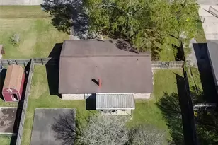 2306 Heather St, Highlands, TX 77562 - Photo 27