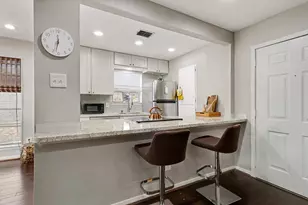 421 Emerson St, Houston, TX 77006 - Photo 9