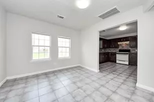 9413 Arden Ct, Houston, TX 77033 - Photo 11