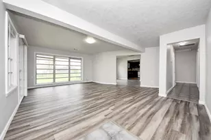 9413 Arden Ct, Houston, TX 77033 - Photo 7