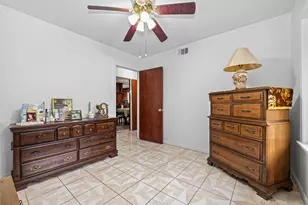 10113 Oboe Dr, Houston, TX 77025 - Photo 29