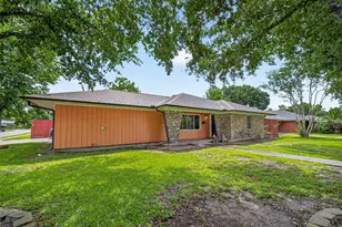 10113 Oboe Dr, Houston, TX 77025 - Photo 3