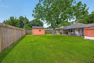 10113 Oboe Dr, Houston, TX 77025 - Photo 39