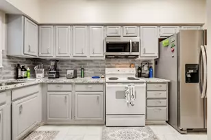 1035 Fountain View Dr, Houston, TX 77057 - Photo 11