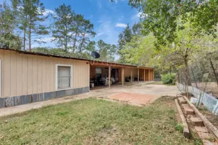 14321 Forest Cir E, Montgomery, TX 77356 - Photo 11