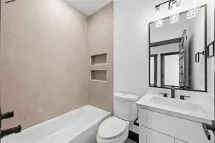 4630 Edfield St, Houston, TX 77033 - Photo 9