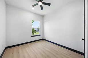 4630 Edfield St, Houston, TX 77033 - Photo 11