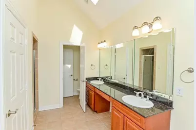 802 Garden Trace Lane, Houston, TX 77018 - Photo 15