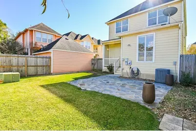 802 Garden Trace Lane, Houston, TX 77018 - Photo 23