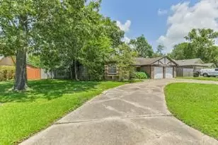 639 N Starboard St, Crosby, TX 77532 - Photo 3