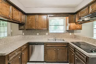 639 N Starboard St, Crosby, TX 77532 - Photo 9