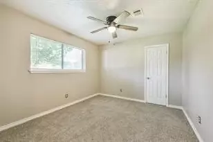 639 N Starboard St, Crosby, TX 77532 - Photo 17