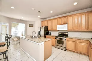 14022 Abbey Ln, Sugar Land, TX 77498 - Photo 17