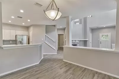 25 Scarlet Woods Court, The Woodlands, TX 77380 - Photo 17