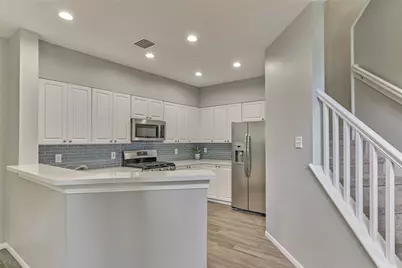 25 Scarlet Woods Court, The Woodlands, TX 77380 - Photo 11