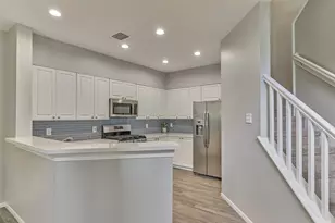 25 Scarlet Woods Ct, The Woodlands, TX 77380 - Photo 11