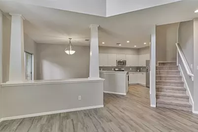 25 Scarlet Woods Court, The Woodlands, TX 77380 - Photo 13