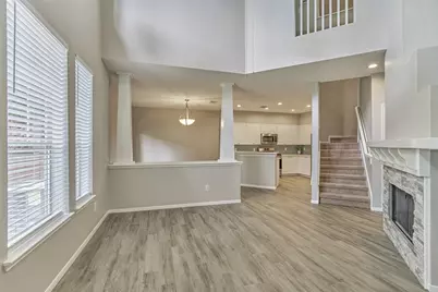 25 Scarlet Woods Court, The Woodlands, TX 77380 - Photo 7