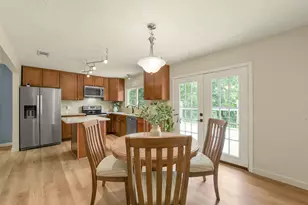 613 E Castle Harbour Dr, Friendswood, TX 77546 - Photo 23