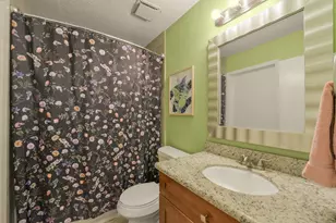 613 E Castle Harbour Dr, Friendswood, TX 77546 - Photo 29