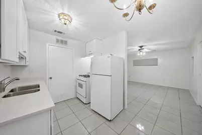 2018 Rosalee Street, La Marque, TX 77568 - Photo 15