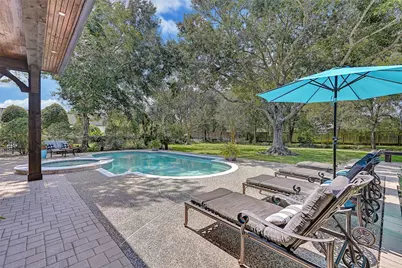 110 Century Drive, Friendswood, TX 77546 - Photo 43