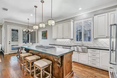 110 Century Drive, Friendswood, TX 77546 - Photo 19