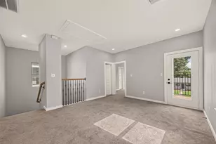 90 Burress St, Houston, TX 77022 - Photo 7