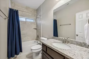 2809 Shadow Woods Ct, Houston, TX 77043 - Photo 23