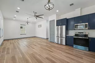 200 Canary St, Point Blank, TX 77364 - Photo 7