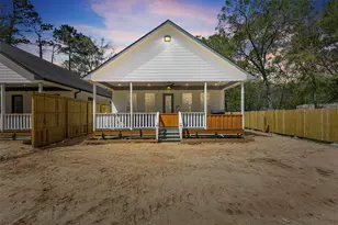 200 Canary St, Point Blank, TX 77364 - Photo 1