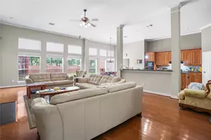 2227 Greenhaven Dr, Sugar Land, TX 77479 - Photo 9